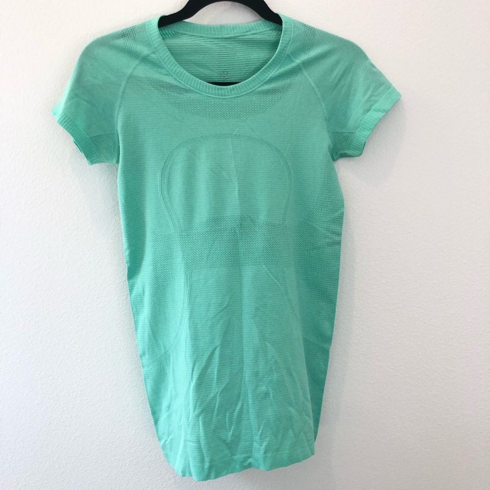 Lululemon Swiftly Tech Short Sleeve Size 6